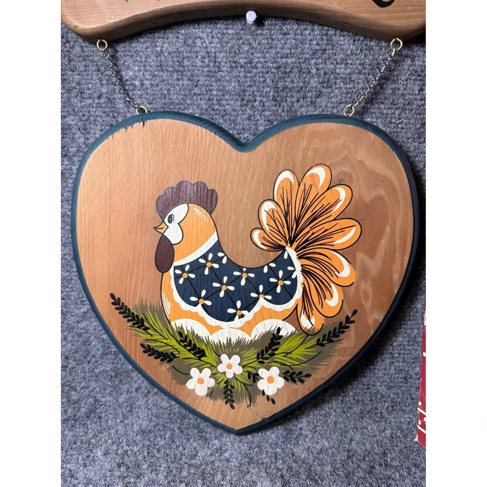 United Silver & Cutlery Co Vintage Wooden Welcome Sign‎ Rooster Heart Plaque